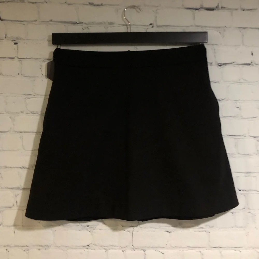 Express Women’s Black Circle Skirt with Gold Zipper Size 8 - Picture 2 of 12